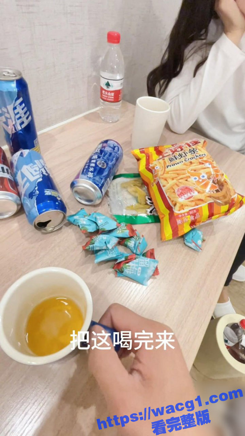 气质母狗房东少妇 像狗一样被我拴在酒店门口 尽情调教后入爆操 灌满精液骚穴才会满足