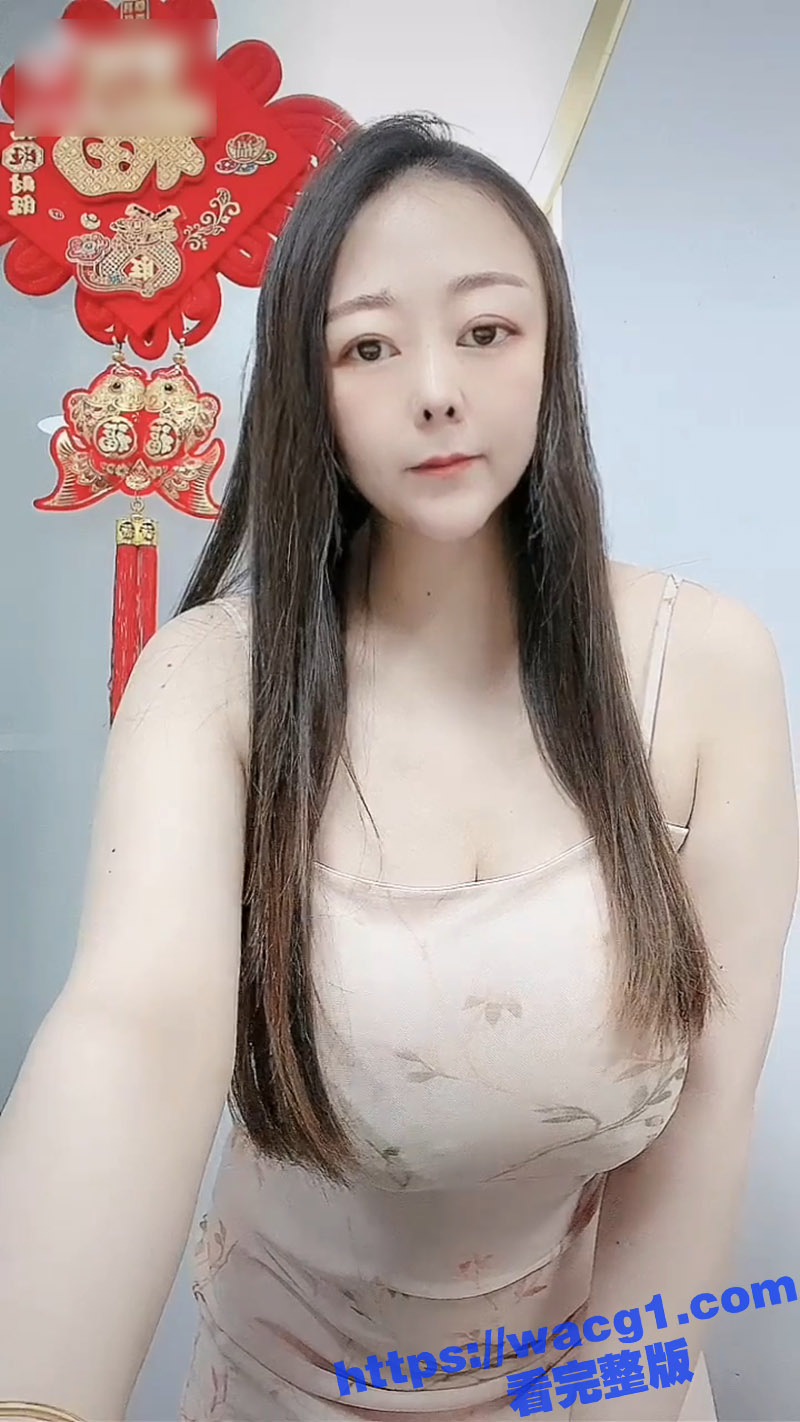 抖音巨乳网红 做梦女孩 和榜一大哥1V1视频流出 这奶子的确大的惊人啊 应该是什么罩杯