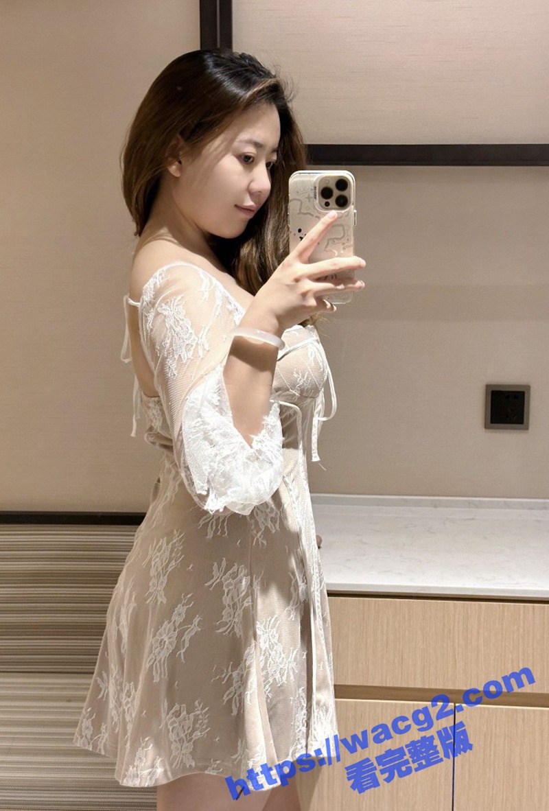 群友投稿巨乳女友 高相关图片