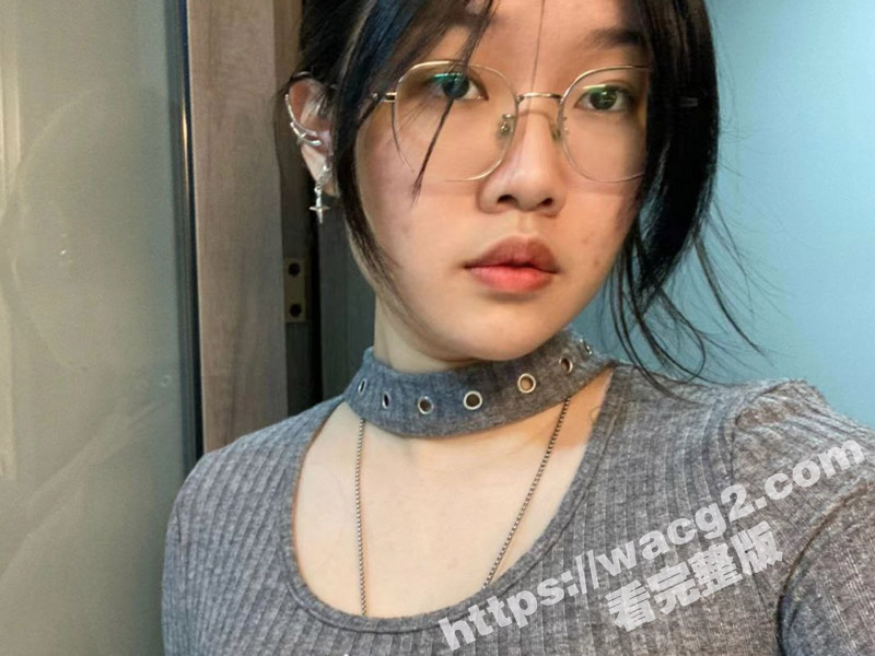 南京女海王眼镜微胖母狗 梁珺甯 有男友还跟人裸聊 微信一大堆炮友 男友忍无可忍揭露她淫荡的一面