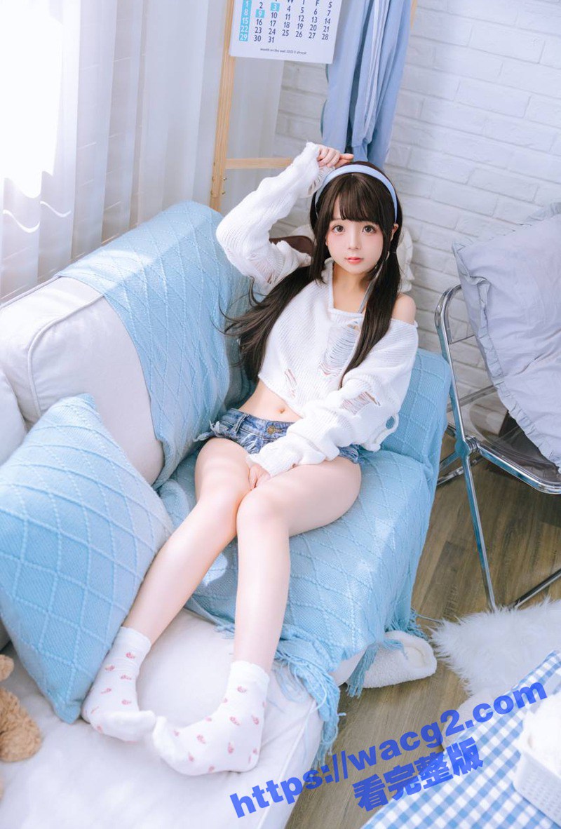 02年人气COSER 日奈娇 娃娃脸娇小萝莉百里挑一 尺度全开娇乳美鲍一览无余！