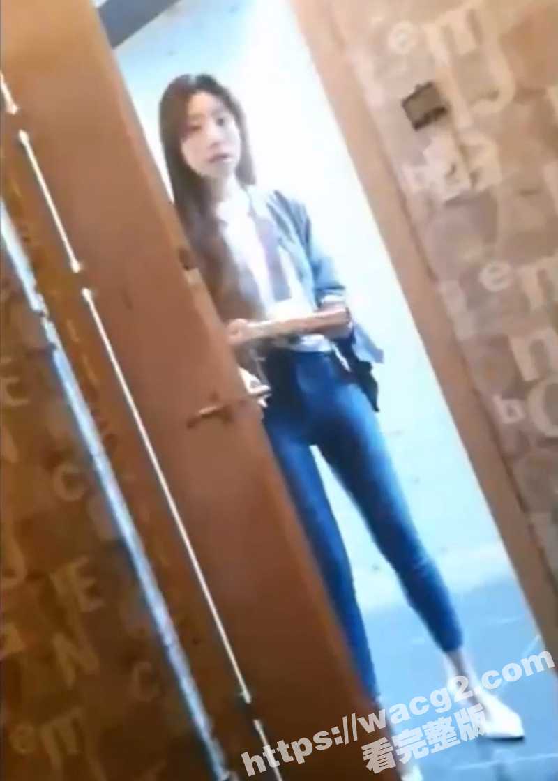 韩国仔冒死内部偷拍 相关图片