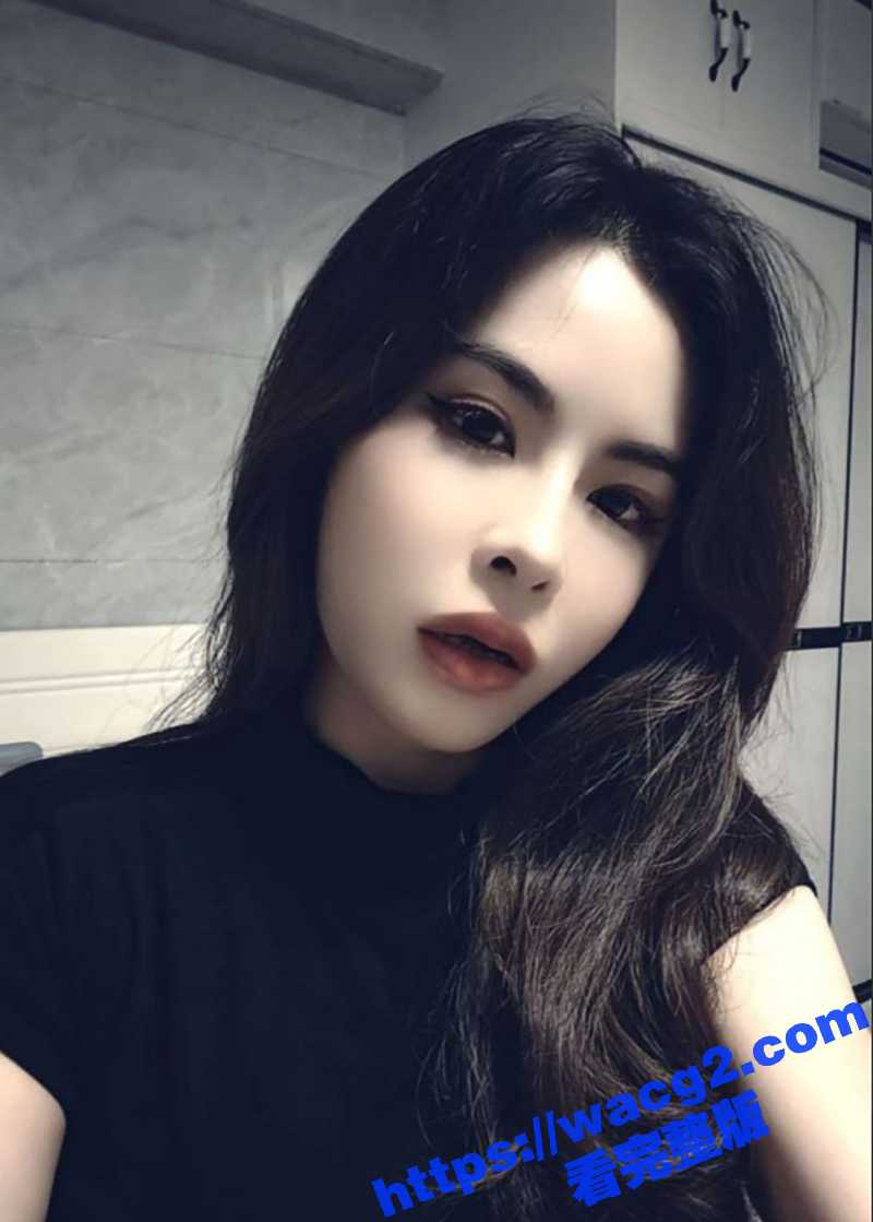 晋江万达露脸眼镜御姐相关图片