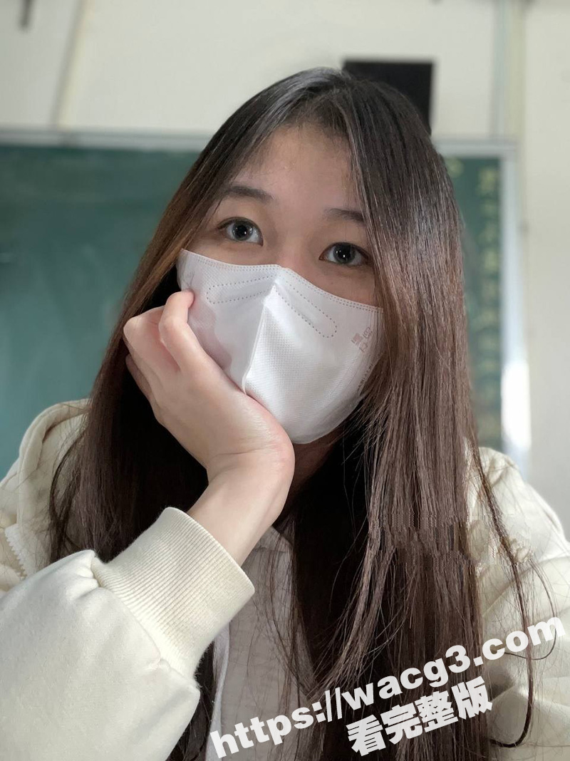 北京大学学霸郭慧颖 被网上暧昧对象骗裸照 还有揉奶视频 果然学霸在情商上 并不是很高啊