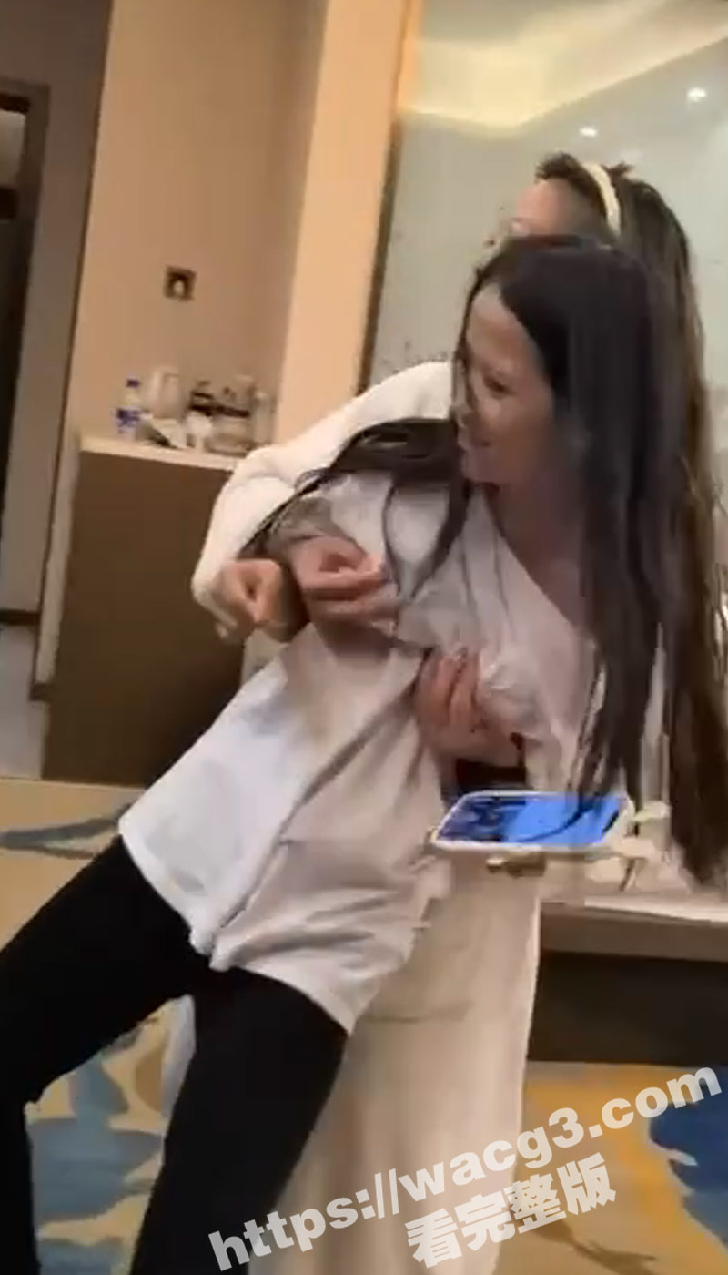 快手精神小妹 发财树相关图片