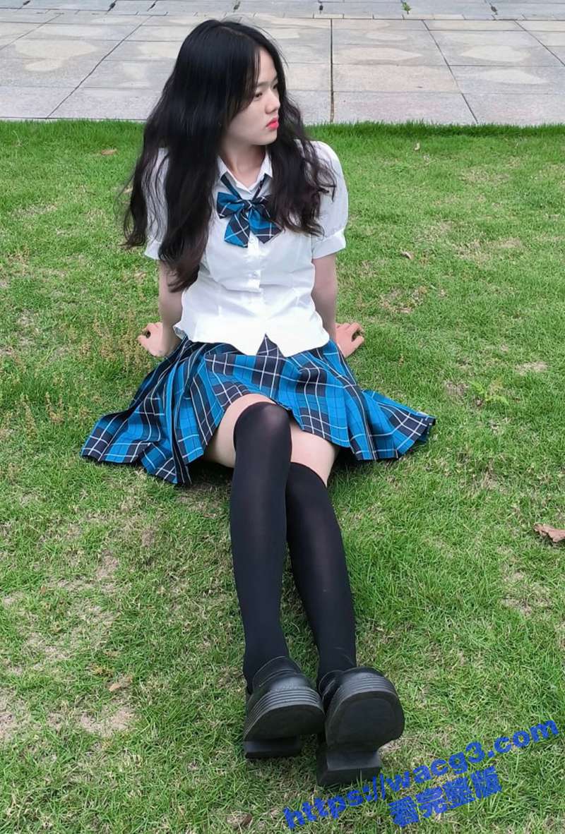 约拍超嫩JK学生妹 相关图片