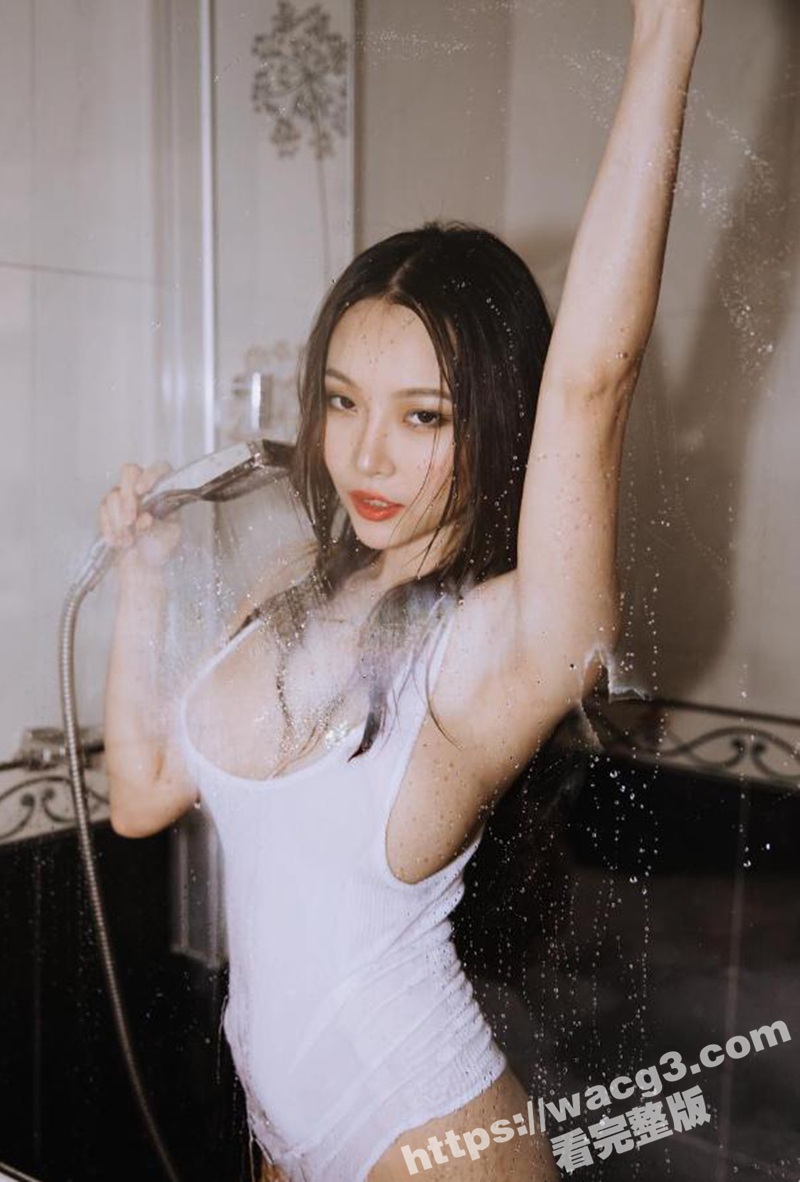 网红女神孙禾颐 最新粉穴怼脸视角 直击裤裆底下的粉嫩木耳 兄弟们有福了！