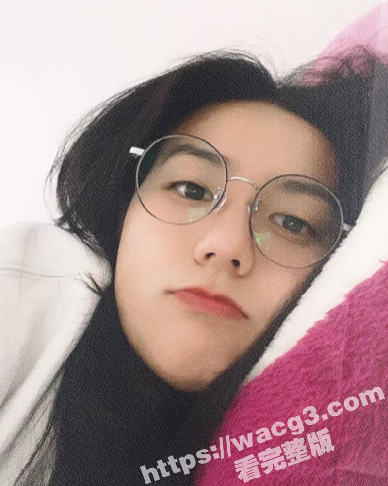 福建医科大学学姐 章蕙芸 给男友发自慰视频 跳蛋玩弄小黑逼 大腿内侧还写着“欠操”俩字 纯纯的骚母狗