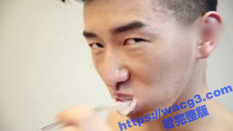 国内的薄荷牙膏广告 太会玩了 冰火两重天这是怎么过审的 不知道的还以为是色情视频！