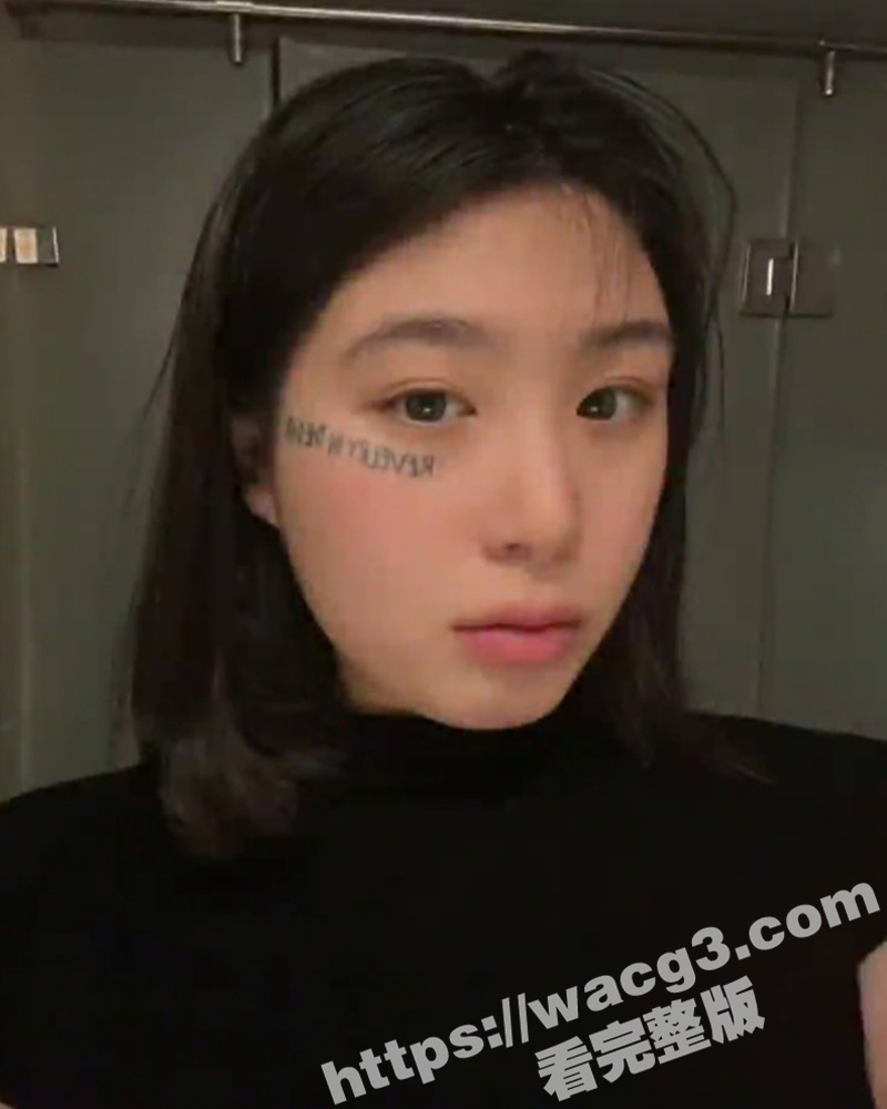万人求购的山西母狗 晶崽 颜射深喉 暴力啪啪 还喜欢玩SM窒息 被掐脖扣喉把苦水都吐出来了