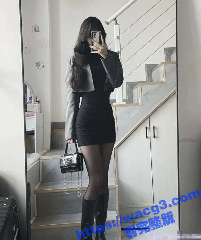 北京通亿科技有限公司公关部超级美女聚餐喝的有点多 看着性感的身材 没忍住把他给操出白浆