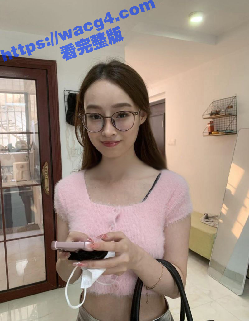 重磅核弹！新人下海全网独家高颜值极品嫩模女神 小仙儿 私拍完整版三点全漏