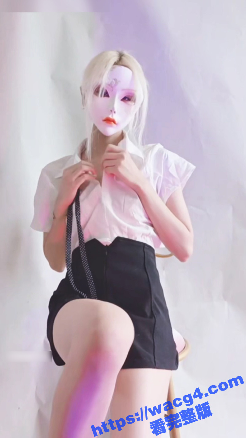 推特抖音风网红 【小母狗带爸爸上高速】 身材非常少女的极品嫩妹 美腿纤细皮肤白嫩 各种情趣装裸舞大秀身材