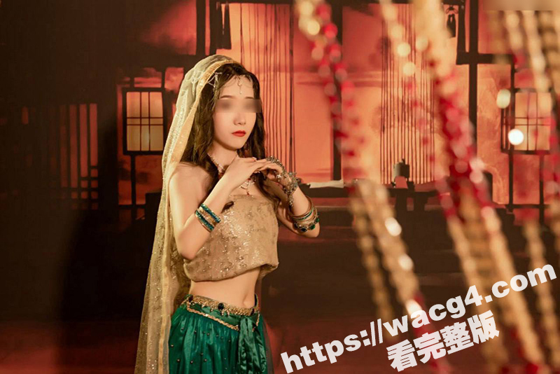 推特极品反差母狗 qingge01 身材超赞的性感骚货 最爱玩户外露出 走到哪露到哪 不留一点遗憾
