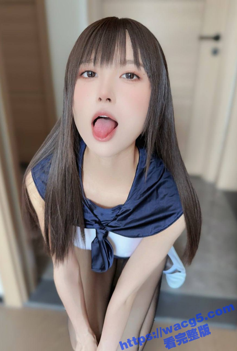 露脸福利姬布丁大法 蓝色连体泳衣 黑丝玉足 玉指隔丝磨逼 淫水都渗透了黑丝！