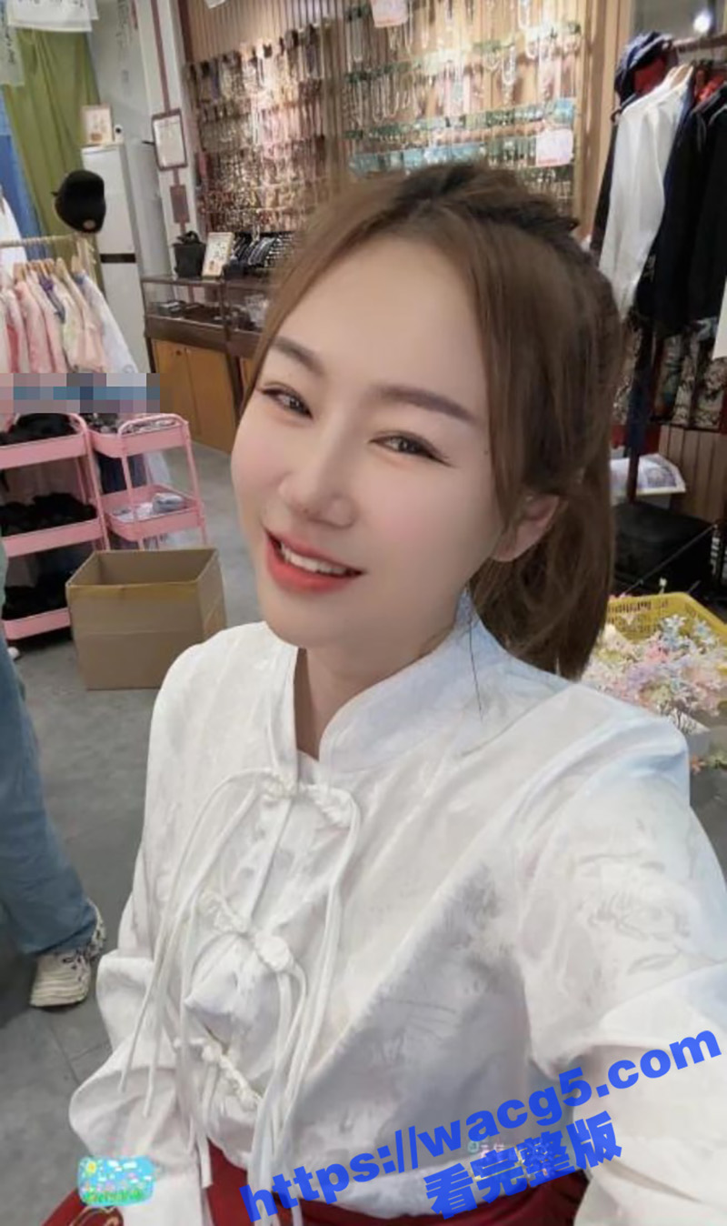 抖音认识的东北少妇 认识几天就奔现做爱 个子很高身材超棒 皮肤白嫩肥臀大奶 床上技术超强
