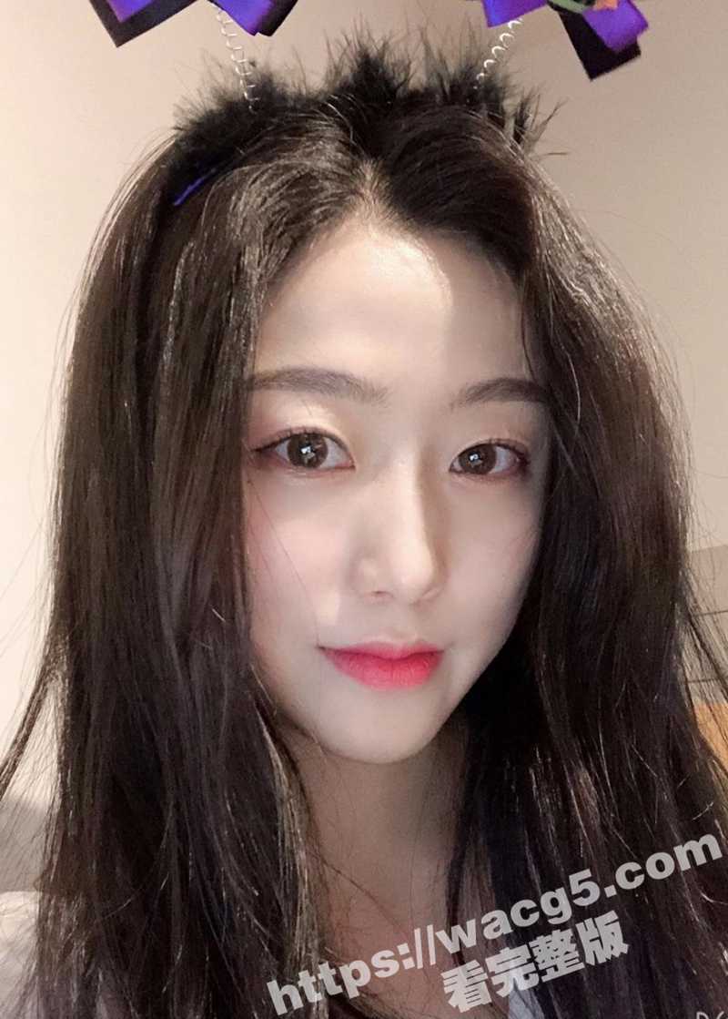 南京韩混血儿 黄雯娜 深情帮男友口交 被肉棒操的超大声呻吟 叫床声超级淫荡！