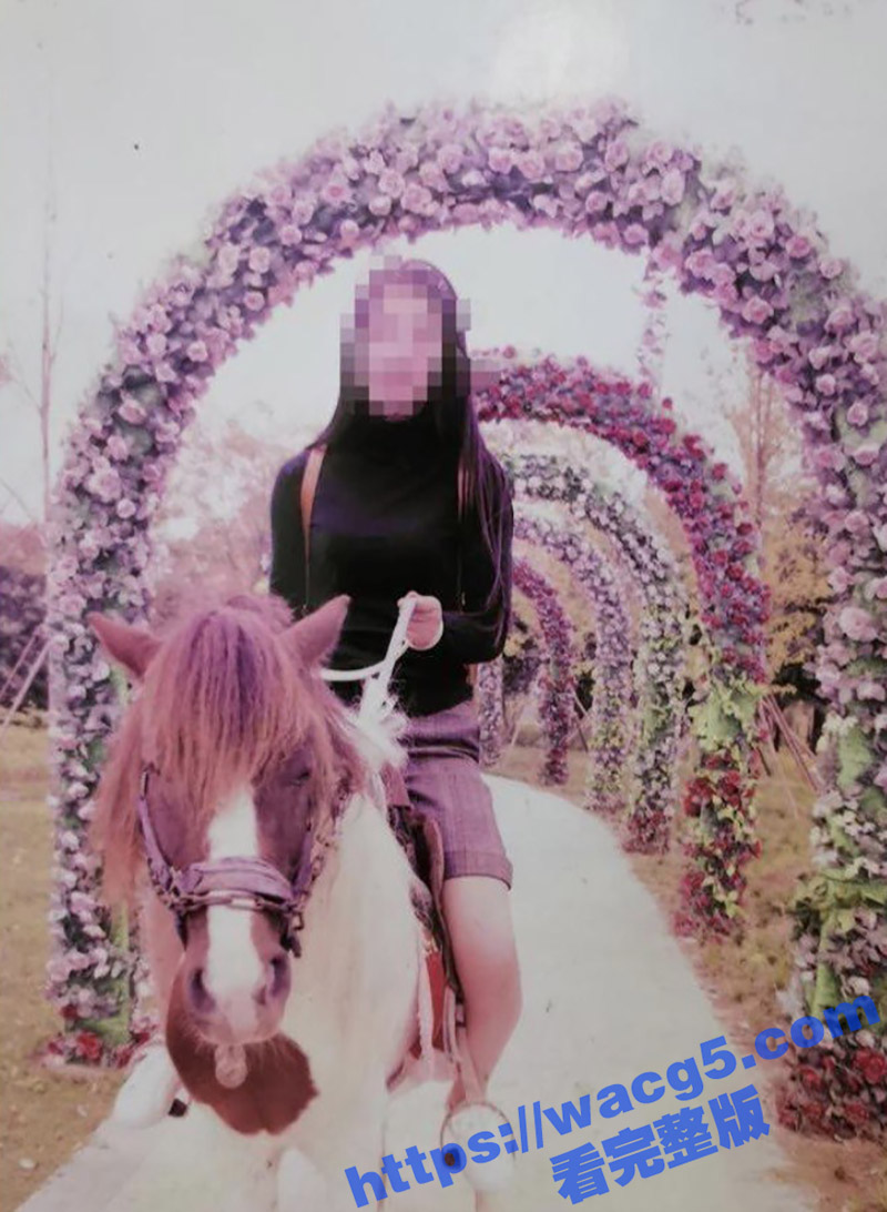 最美90后女辅警许艳相关图片
