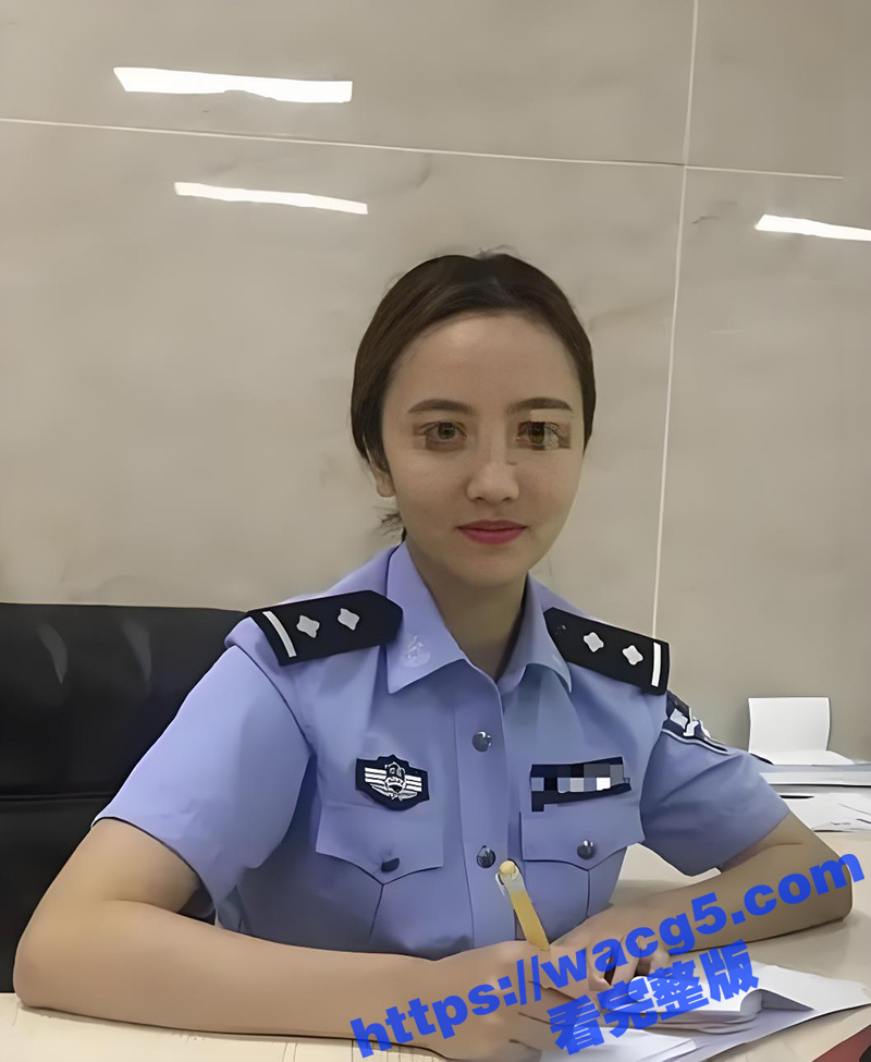 最美90后女辅警许艳相关图片