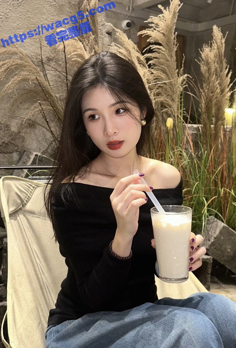投稿无毛白虎女友 绝相关图片