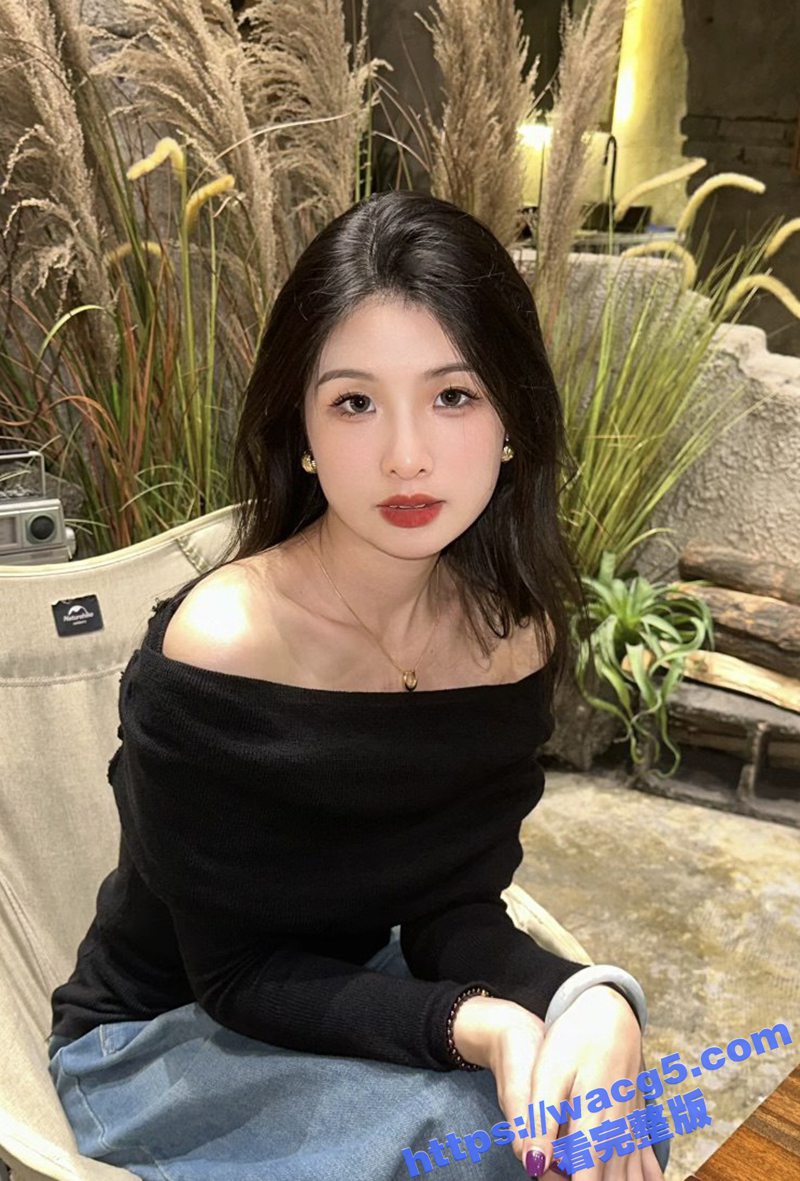 投稿无毛白虎女友 绝相关图片