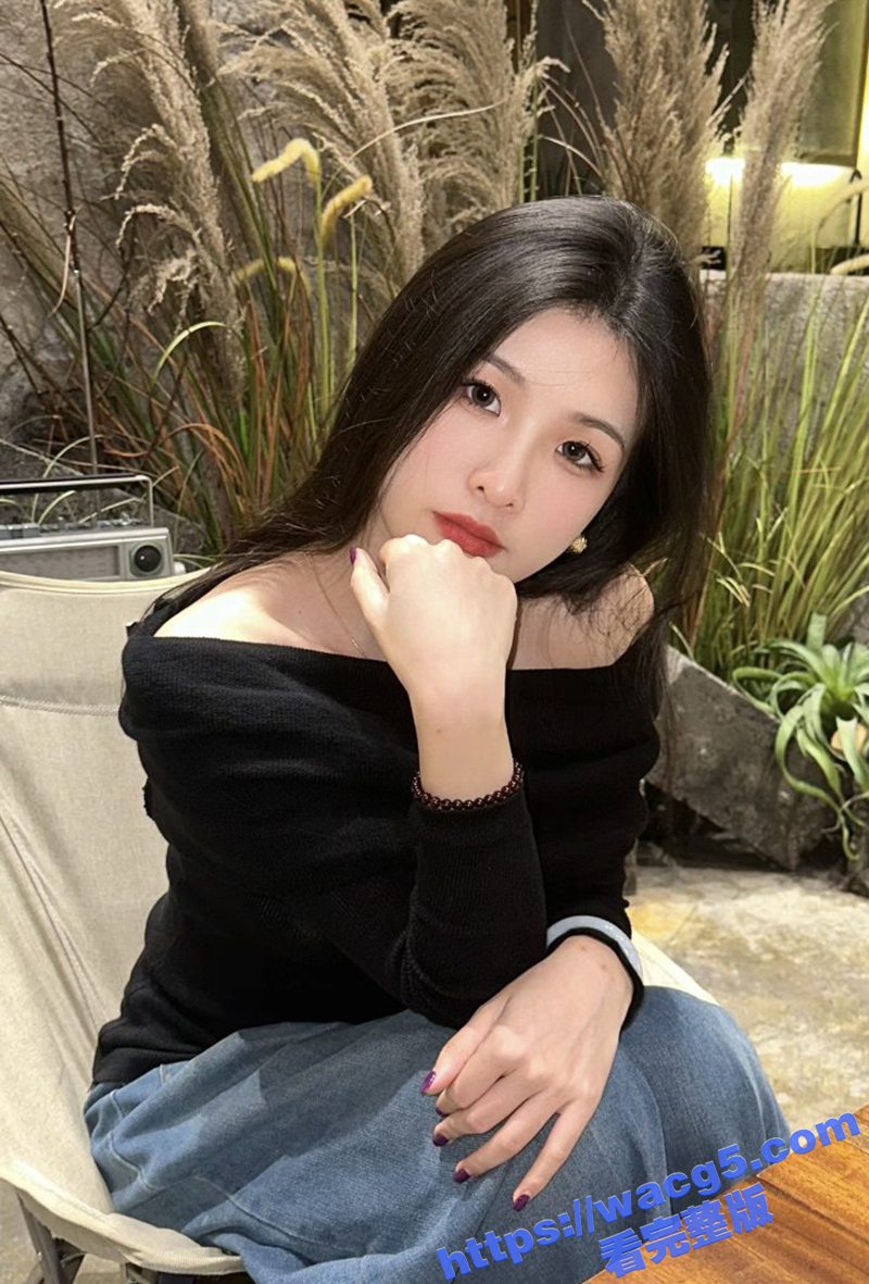 投稿无毛白虎女友 绝相关图片