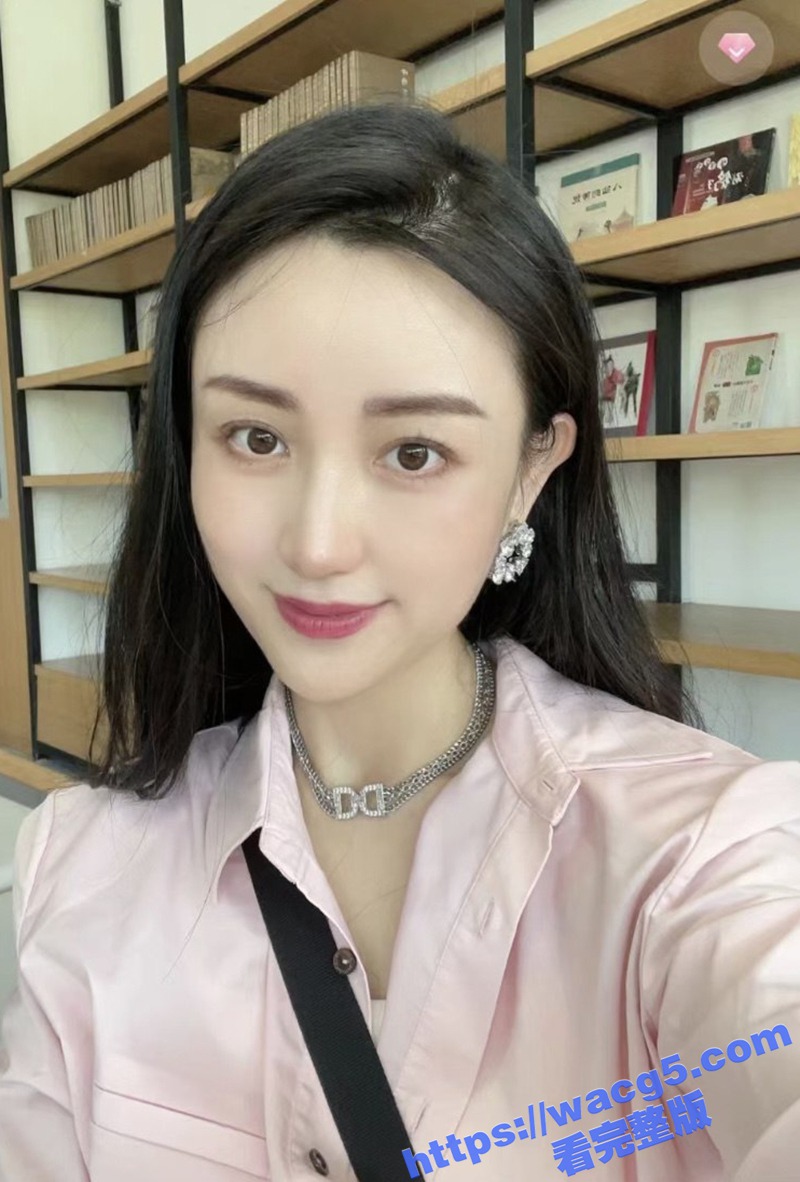 约炮气质少妇姐姐 穿着黑色骚内饥渴求操 翘着骚臀后入狂肏 让人欲罢不能！