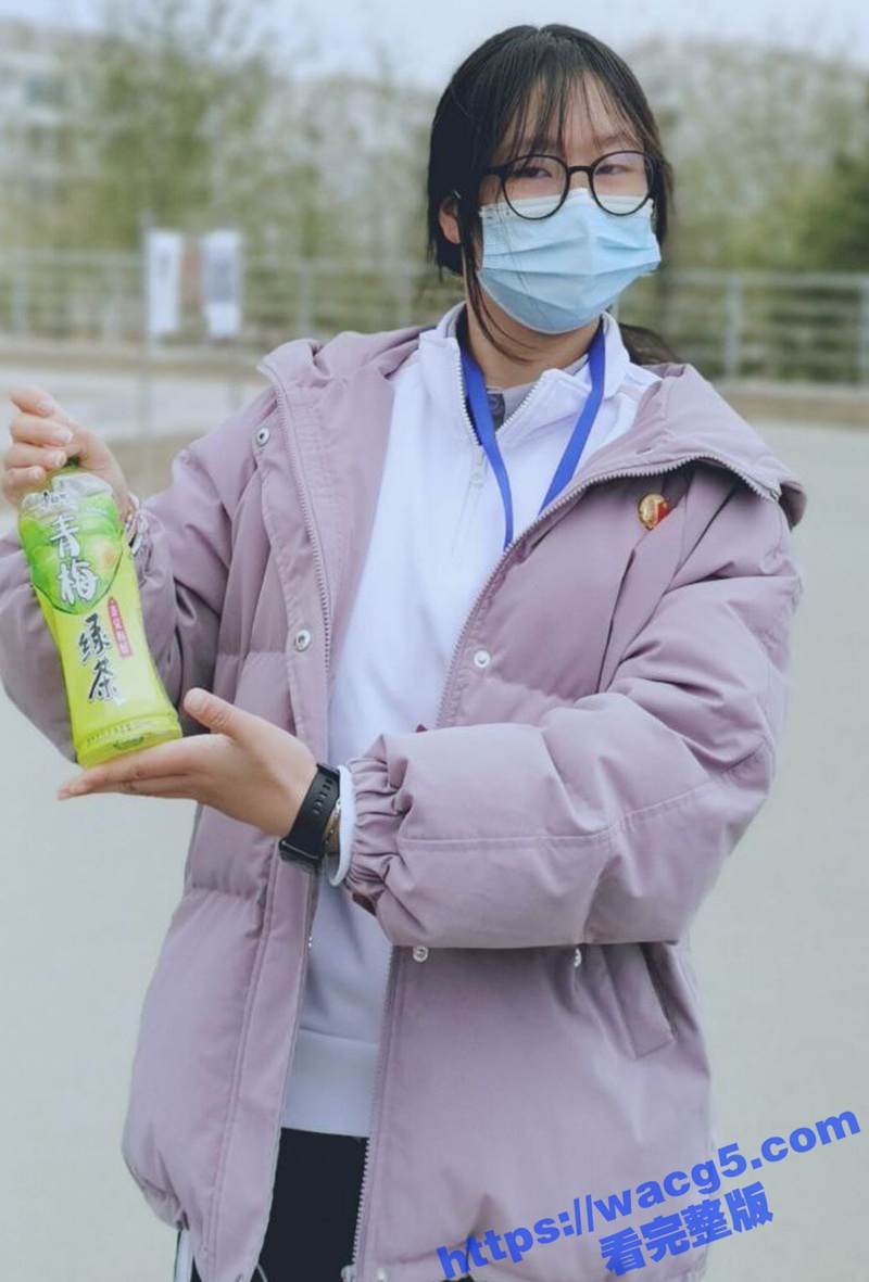 青海师范大学21岁女大李娇娇 眼镜反差婊被炮友各种玩弄 格言竟是“没有爱的做爱不算出轨”！