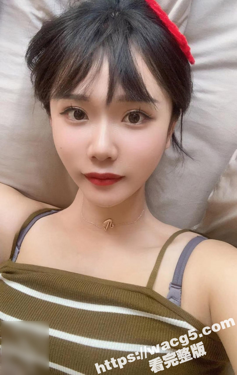 海角大神乱伦亲妹妹 来到妹妹的出租屋 一起洗完澡后 欣赏妹妹的酮体 后入妹妹的圆润翘臀 无套暴力抽插