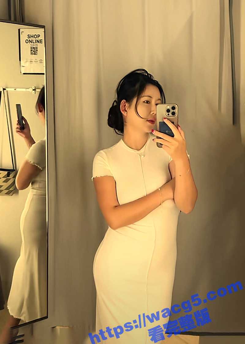 抖音极品巨乳网红李雅相关图片