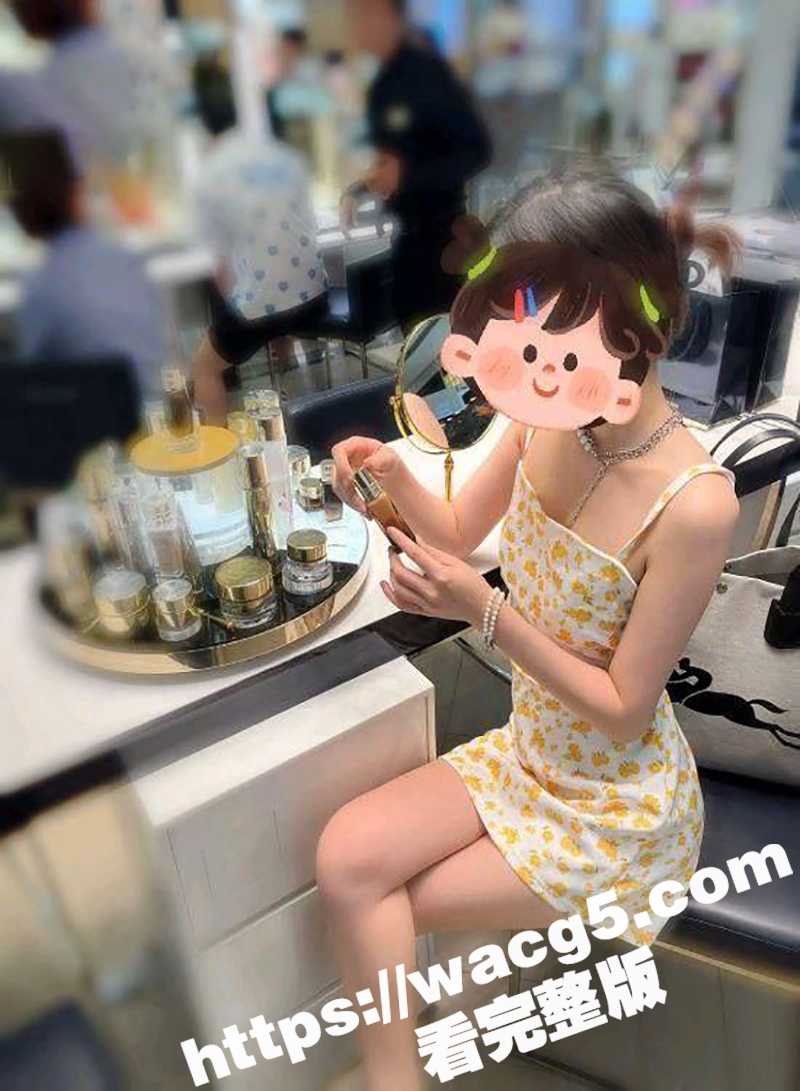 真实兄妹乱伦 表哥怒操娇嫩小堂妹 白嫩的娇躯被坏哥哥随意玩弄 高潮到抽搐 单听少女亢奋的呻吟声 都可撸射！