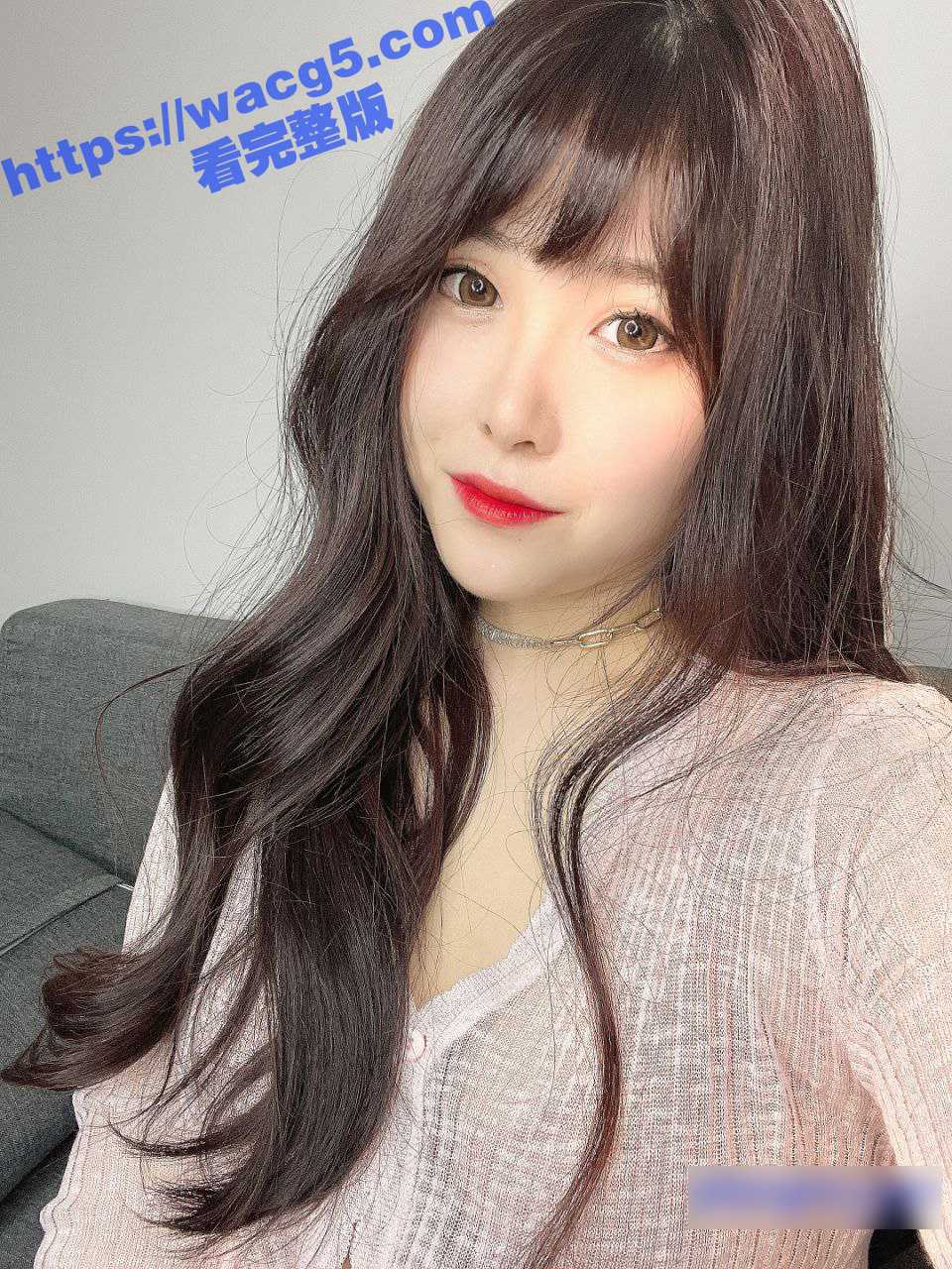 高颜值少妇不甘寂寞 相关图片
