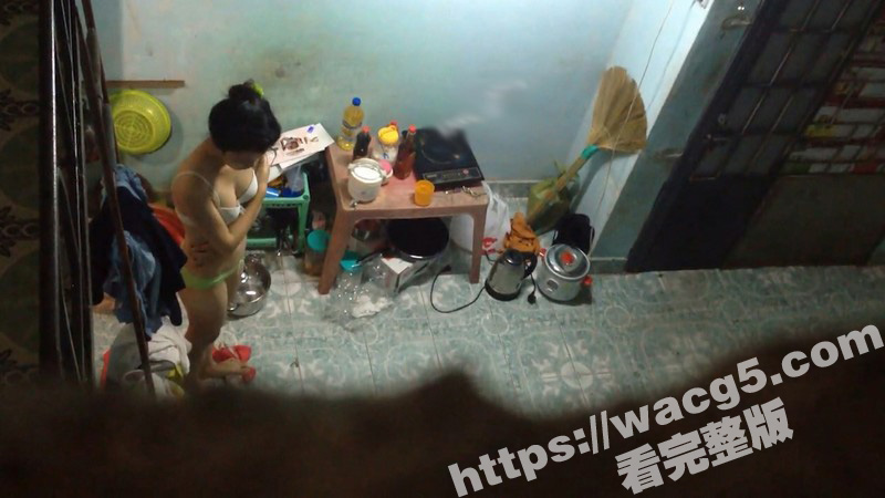 真实偷拍！冒死偷拍隔壁小夫妻在家做爱 姿势多身材好颜值高 真是非常极品啊！