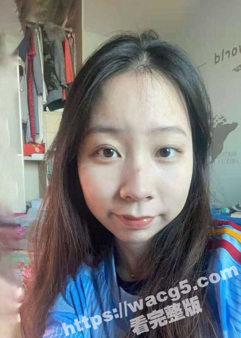 西安文旅公司文员 沈嘉玲 文静乖乖女到了床上秒变母狗 酒店开房被炮友彻底调教 穿着情趣内衣 被操的一脸淫荡！