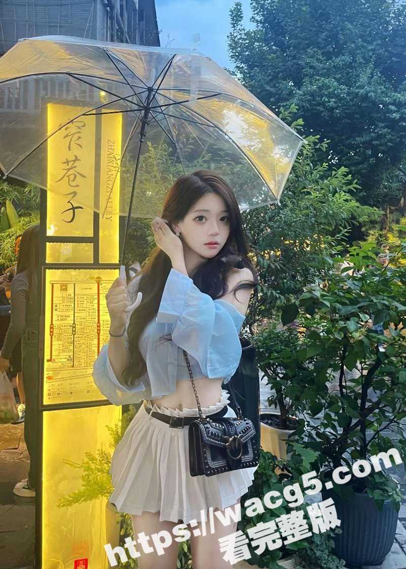 广州华商学院 大三 反差学生妹 欧阳瑾 校期间兼职做援交女 夜店勾搭黑人被带回酒店按住爆操！