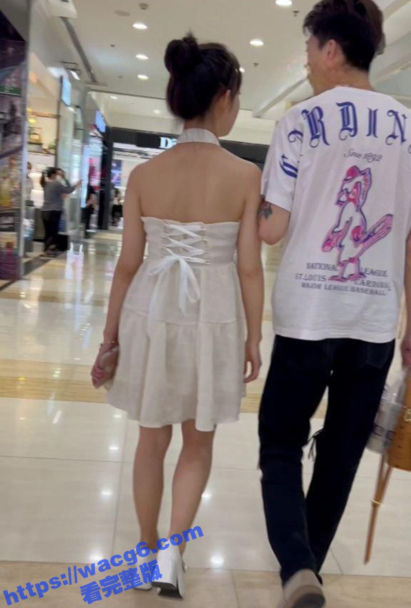 商场尾随偷拍 抄底清相关图片