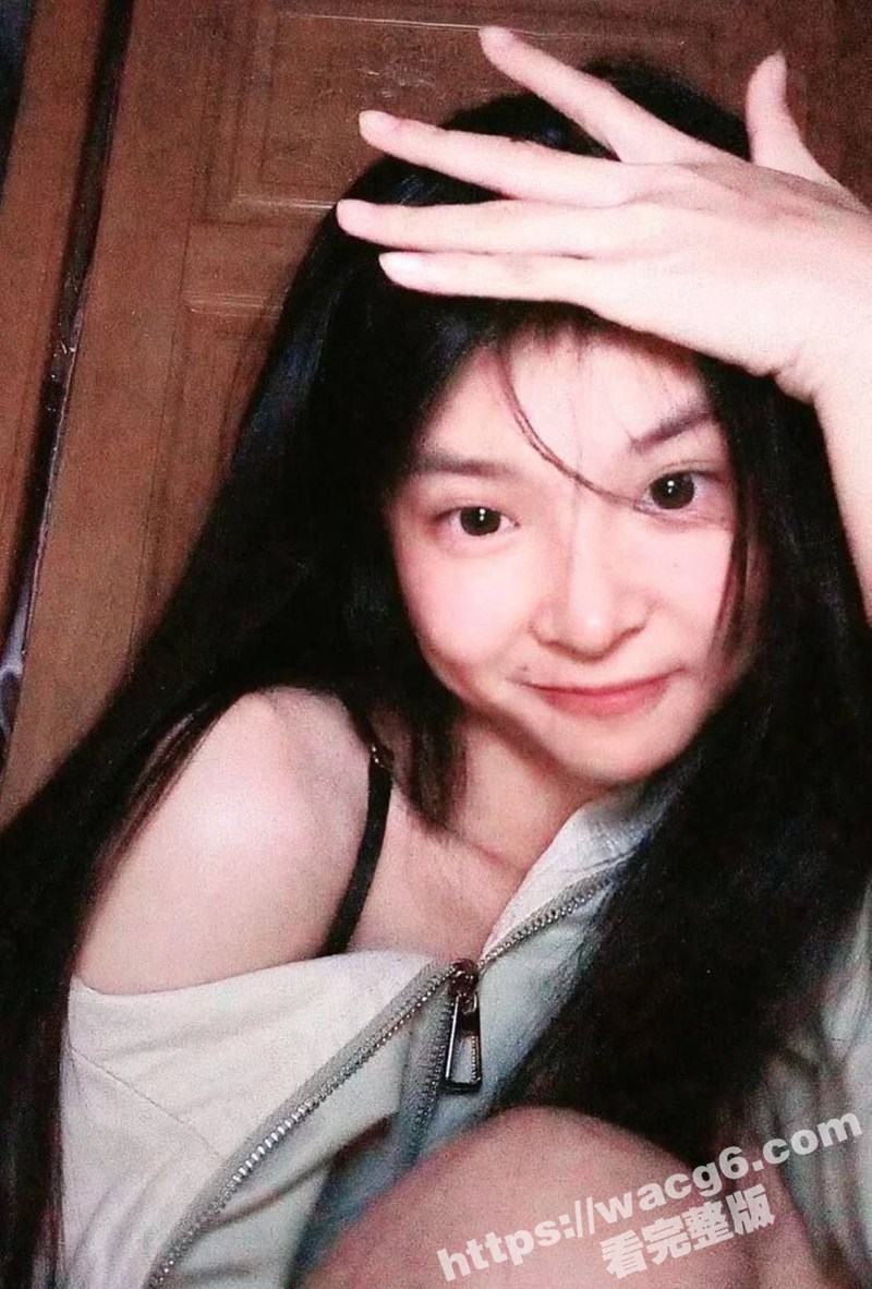 甜美学生妹跟男友裸聊 双洞自慰抽插 白浆四溢 骚话不断 这简直是理想小母狗！