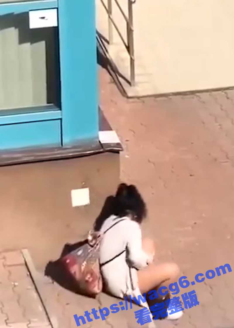 论整活还得是外国妞们相关图片