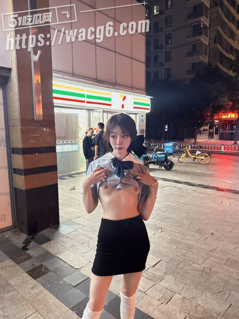 极品颜值女神 彤彤乖相关图片