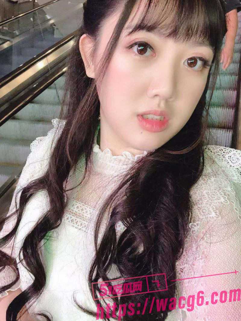 反差婊巨乳坦克自慰泄相关图片