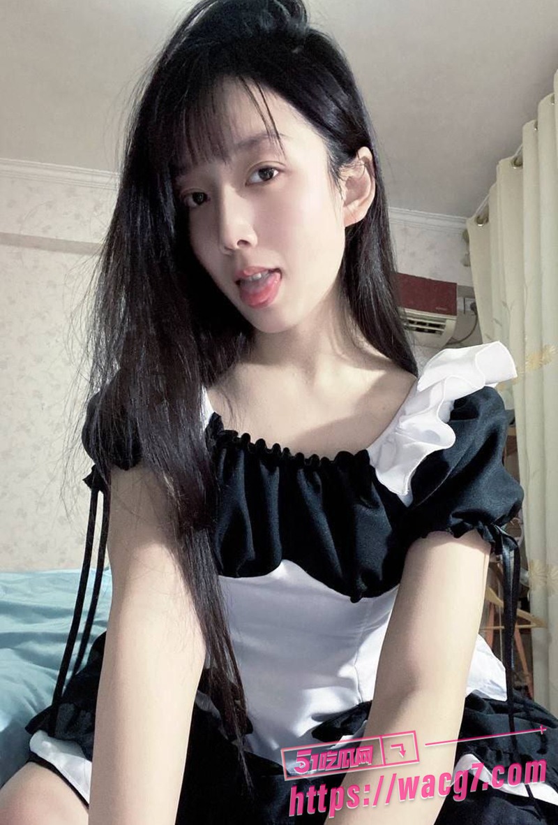 退圈网黄林间沼泽 艺校大一学妹的绝美自拍 宿舍内露脸自慰 颜值太爱了!