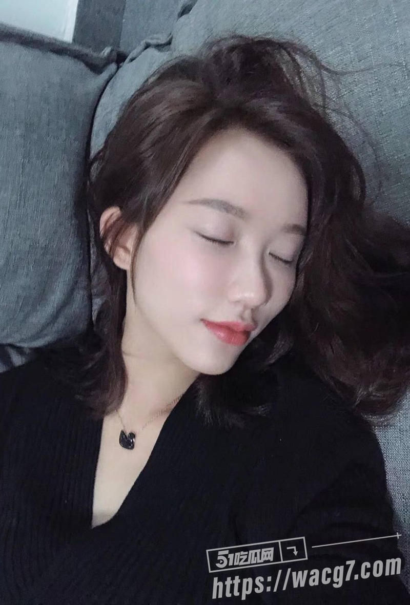 真实绿帽淫妻 极品少相关图片