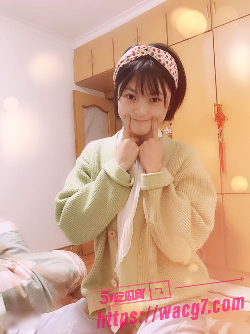 青岛某物业公司管理层邹丽霞 清爽干练的短发美女 和同事团建3p操穴 穿上情趣内衣的样子 也太反差了