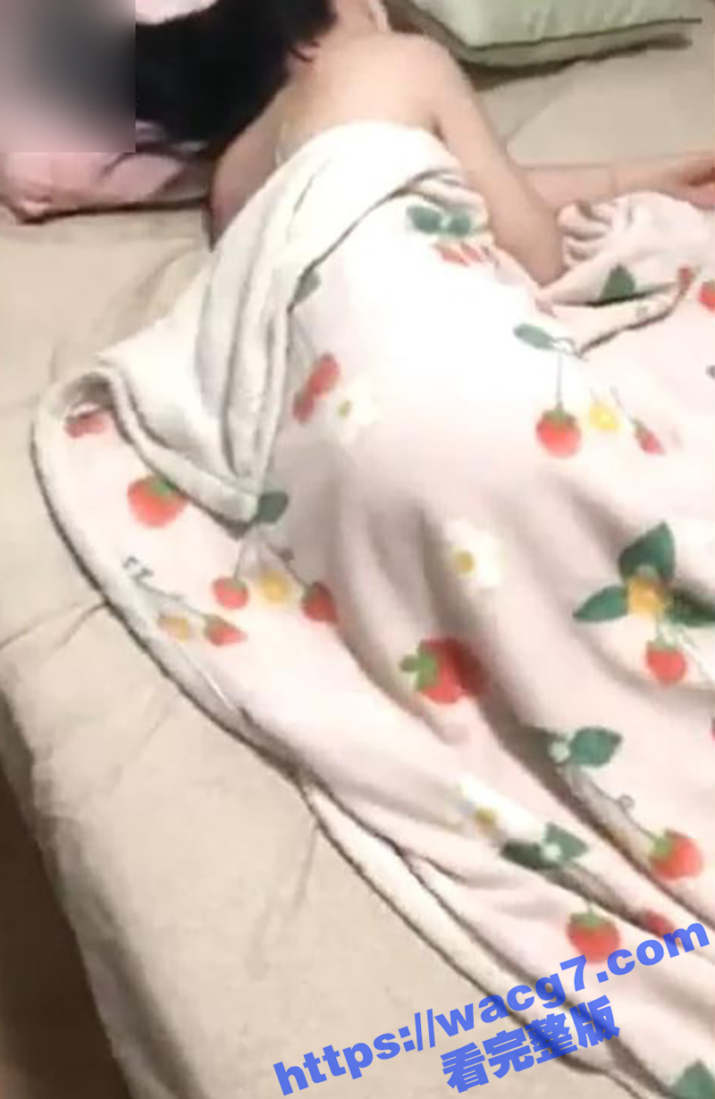 我的后妈是个空姐 美腿修长身材超棒 老爸不在偷操后妈 这极品身材 操着实在太爽了
