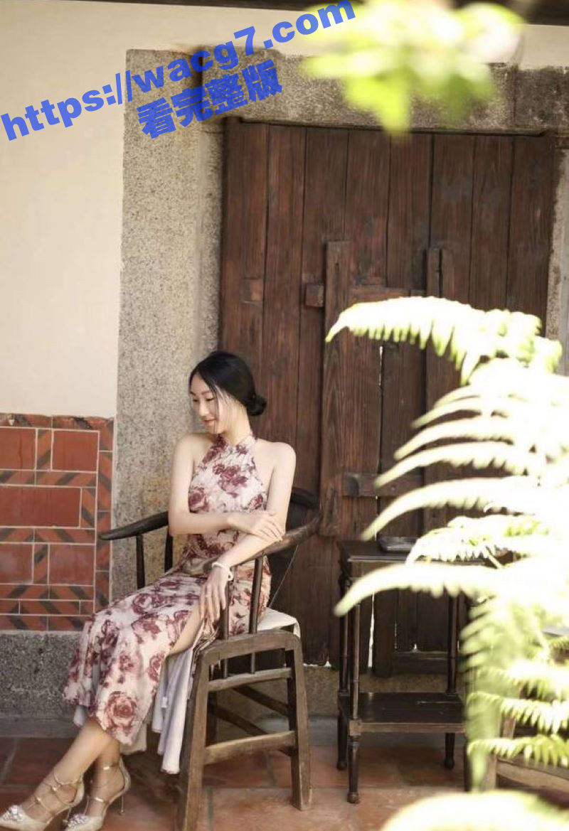 职业学院微胖母狗 李义 非常有肉感的身体喜欢发裸照勾引网友 被网友扇屁股爆操