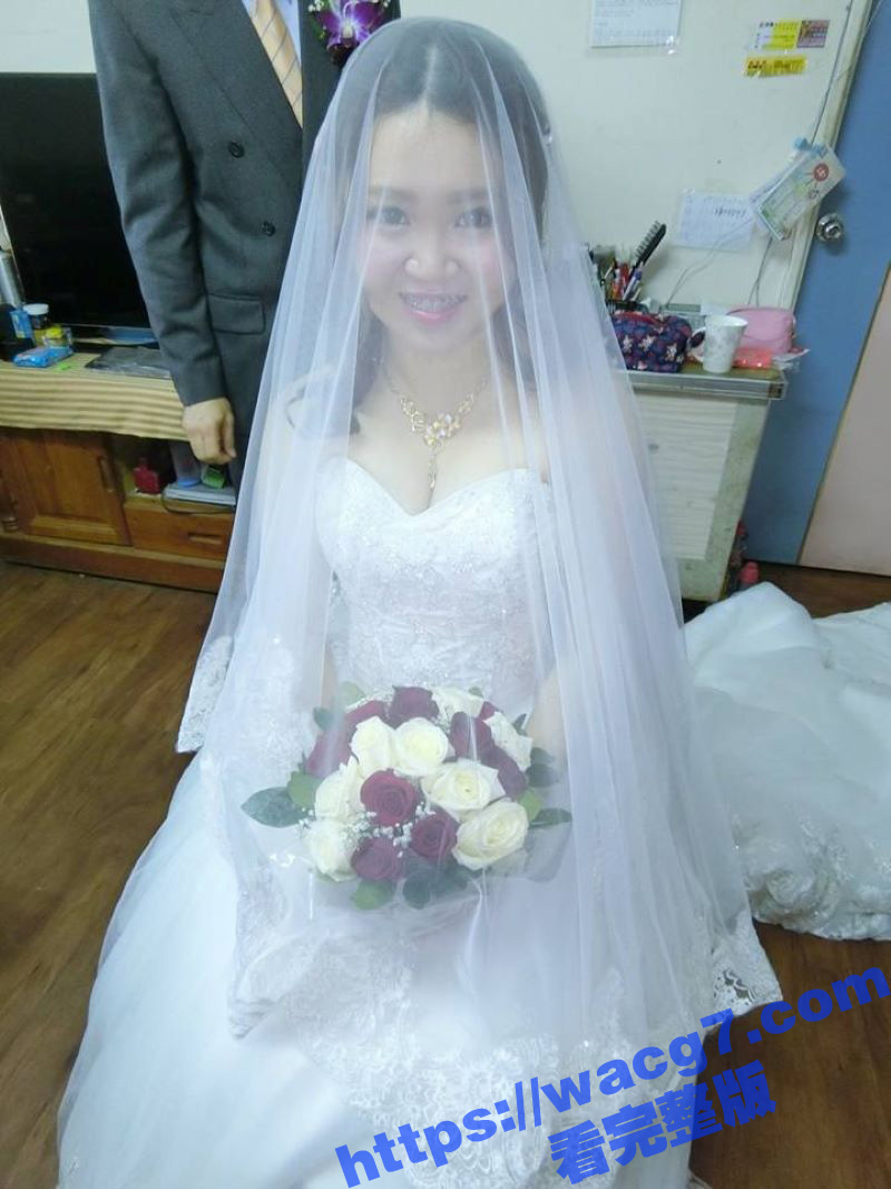 已婚人妻反差婊 小雅相关图片