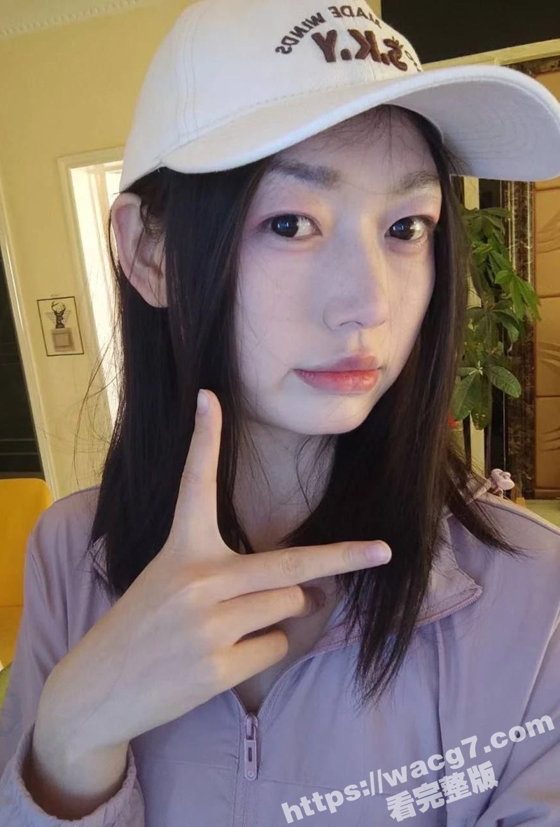宁夏回族00后高挑美女马莹莹 173cm萌妹被大屌狂抽插 擅长口交对后入SM情有独钟 骚气十足！