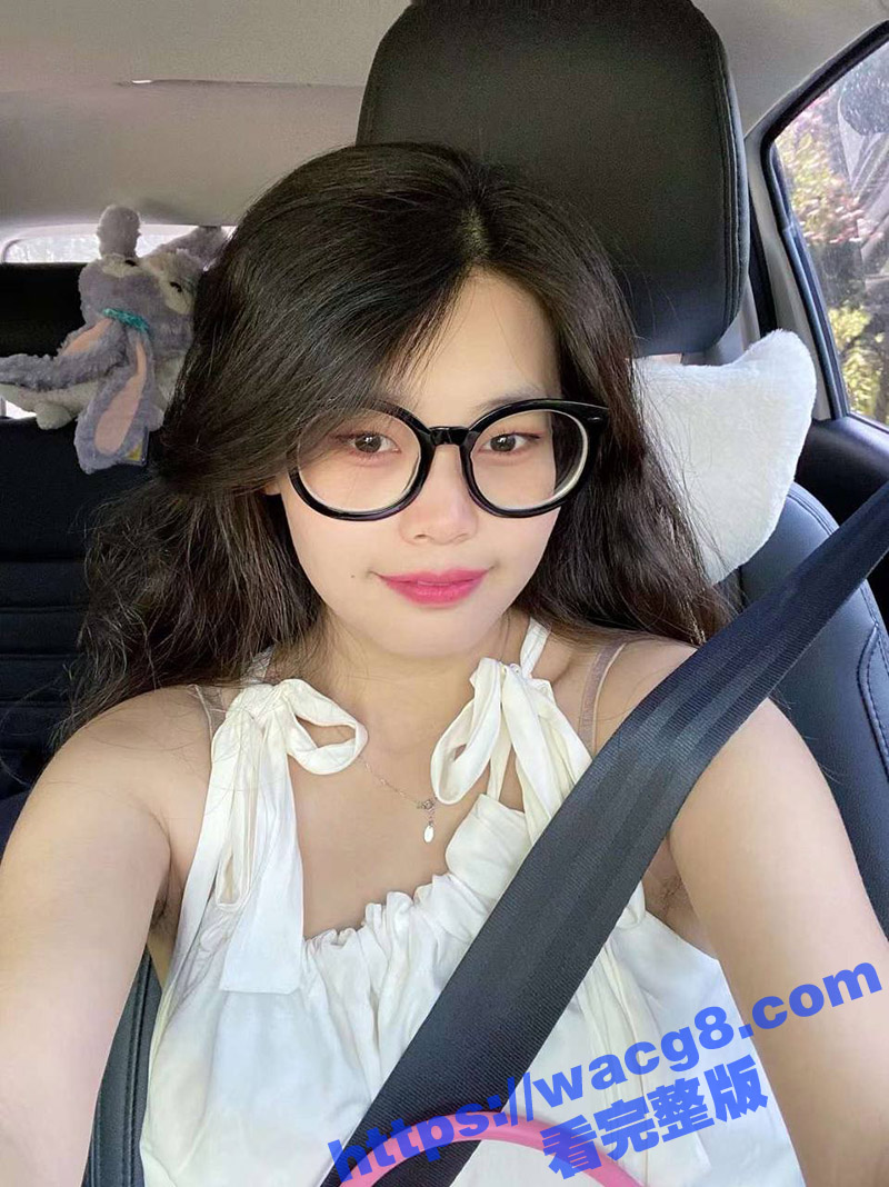 约炮浙江小白领胡茜雯 表面文静的乖乖女 没聊几句就开始发裸照 身材很棒的大奶骚逼 操她太有感觉了