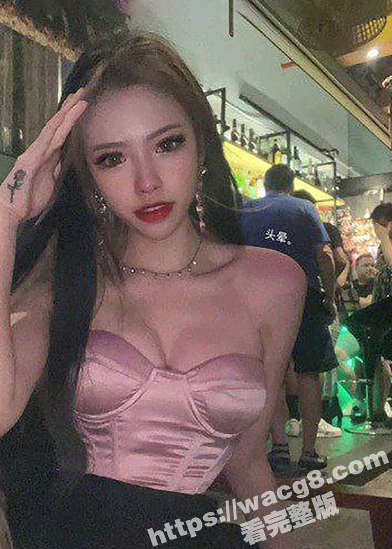 第一视角带你体验调教小母狗 按头深喉 然后让她自己扶着鸡巴女上位放进骚穴里！这种角度看着太刺激了！！