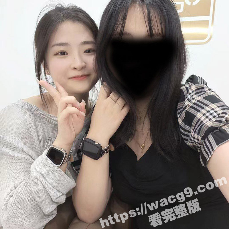 西安女大学生王丹 肥臀细腰的性感甜妹 腰臀比真是绝了 再配上这人畜无害的颜值 极品中的极品啊
